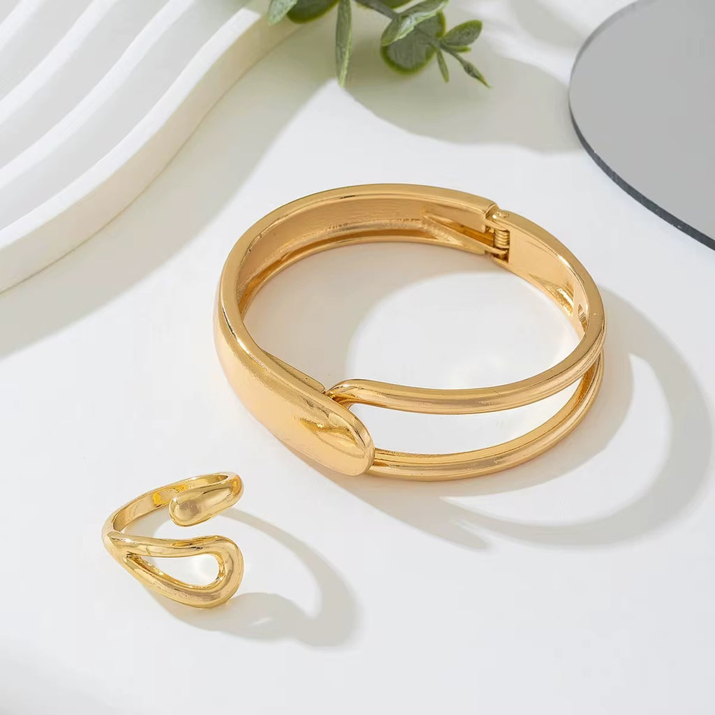 Teardrop Gold bracelet set