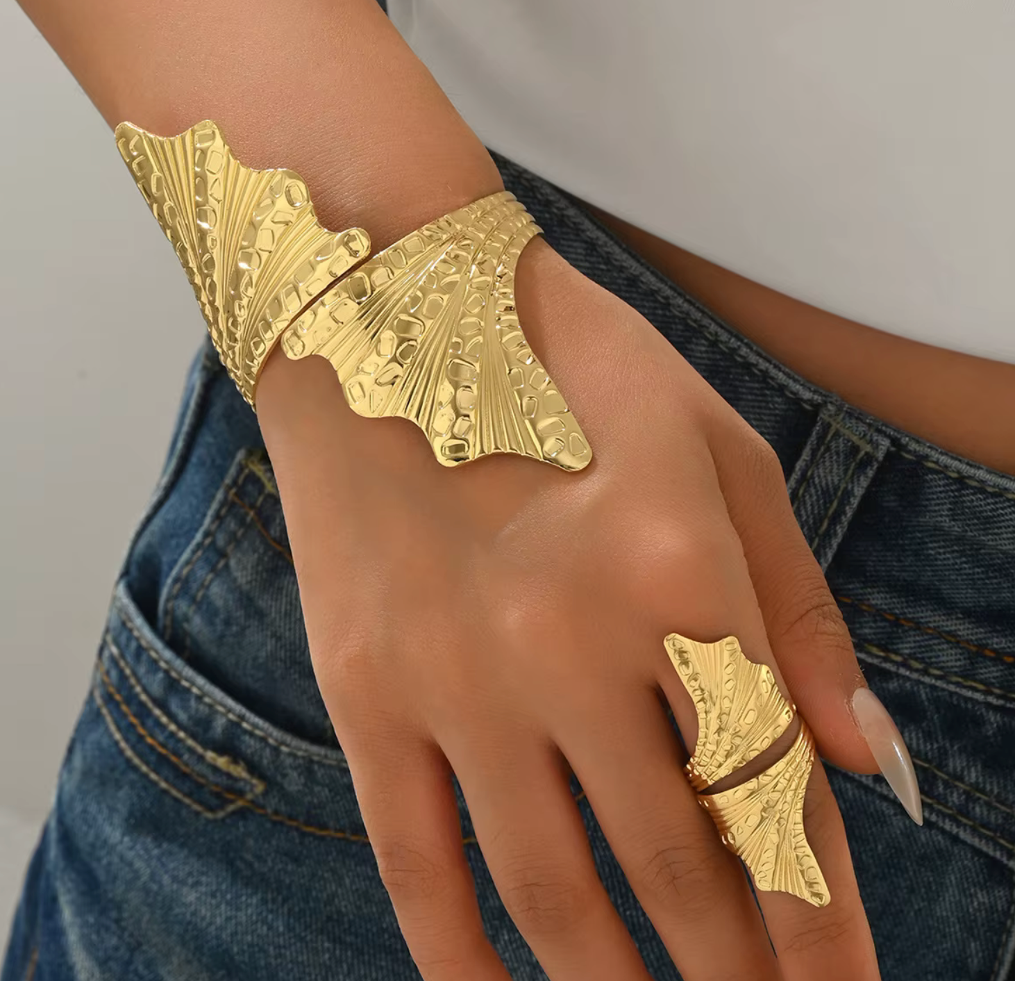 Gold Plated Leaf bracelet